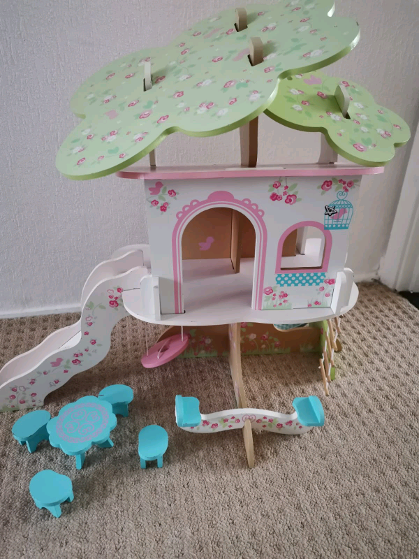 rosebud village treehouse